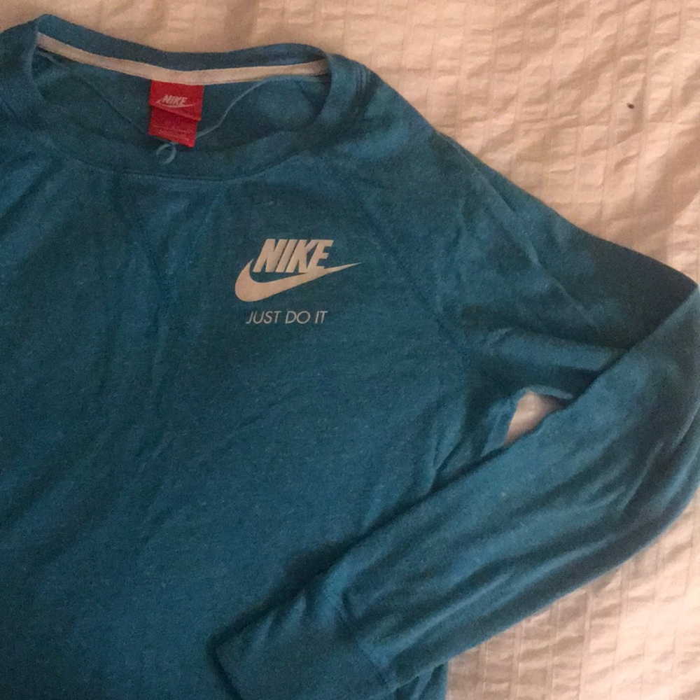 Nike pullover sweatshirt